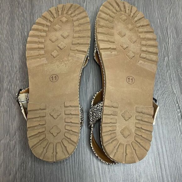 Universal Thread Lug Sole Sandals Leopard Print Animal Print Strap Size 11 - Picture 6 of 8
